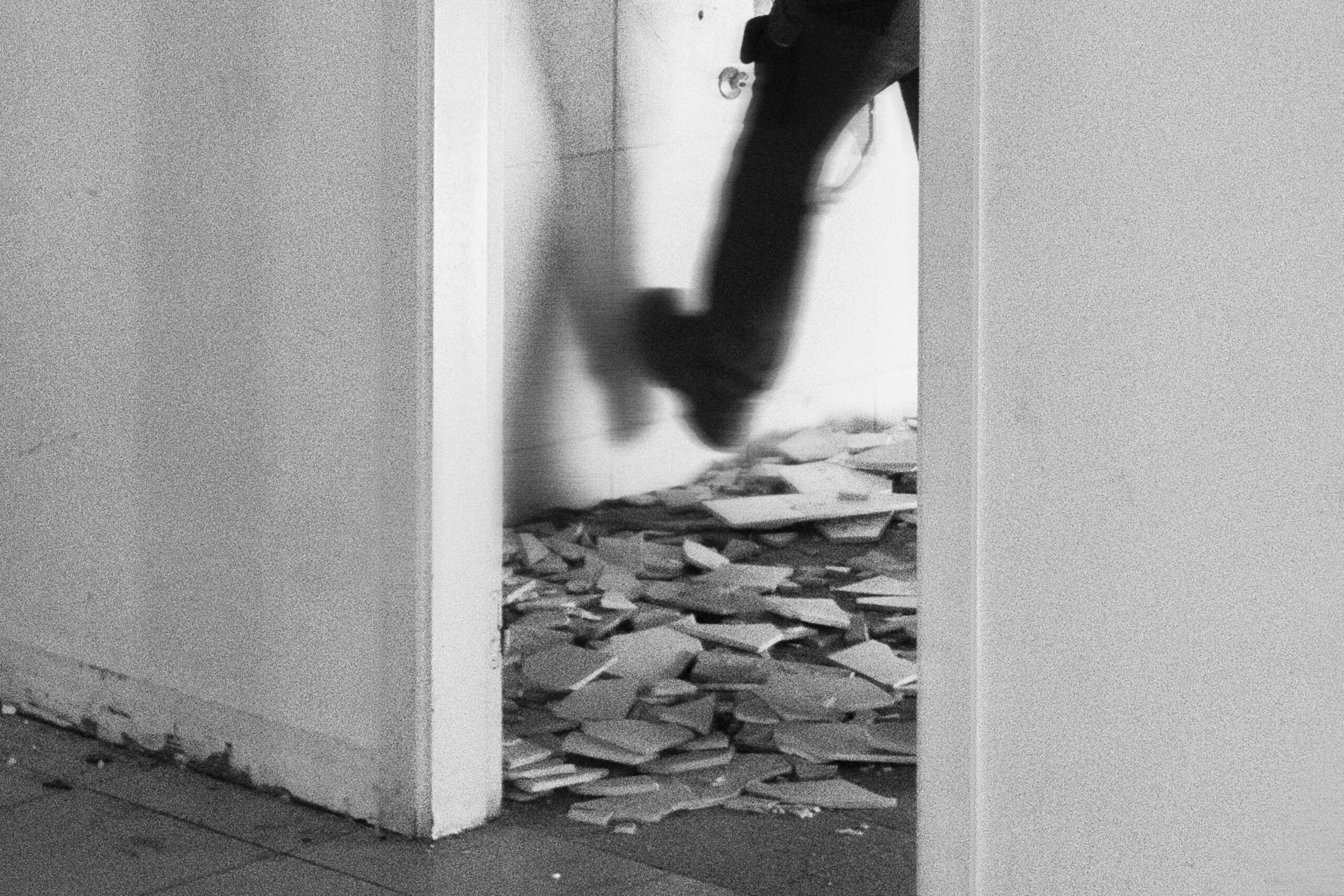 Zona operativa de la misma oficina funcionando durante la obra
